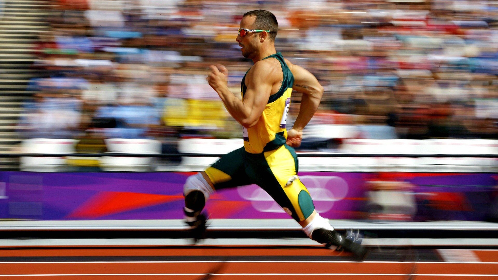 足球创新：足球场数字广告新时代，足球广告设计