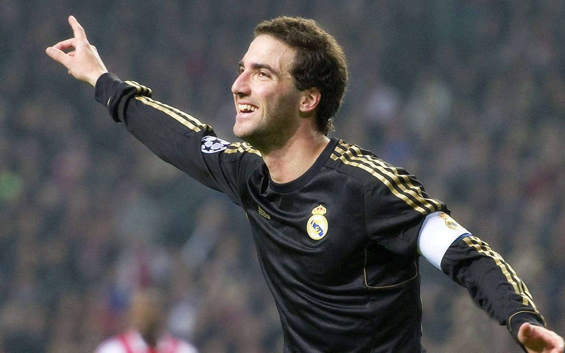 法甲绝美远射:瞬间技巧引爆全场,法甲射手榜梅西